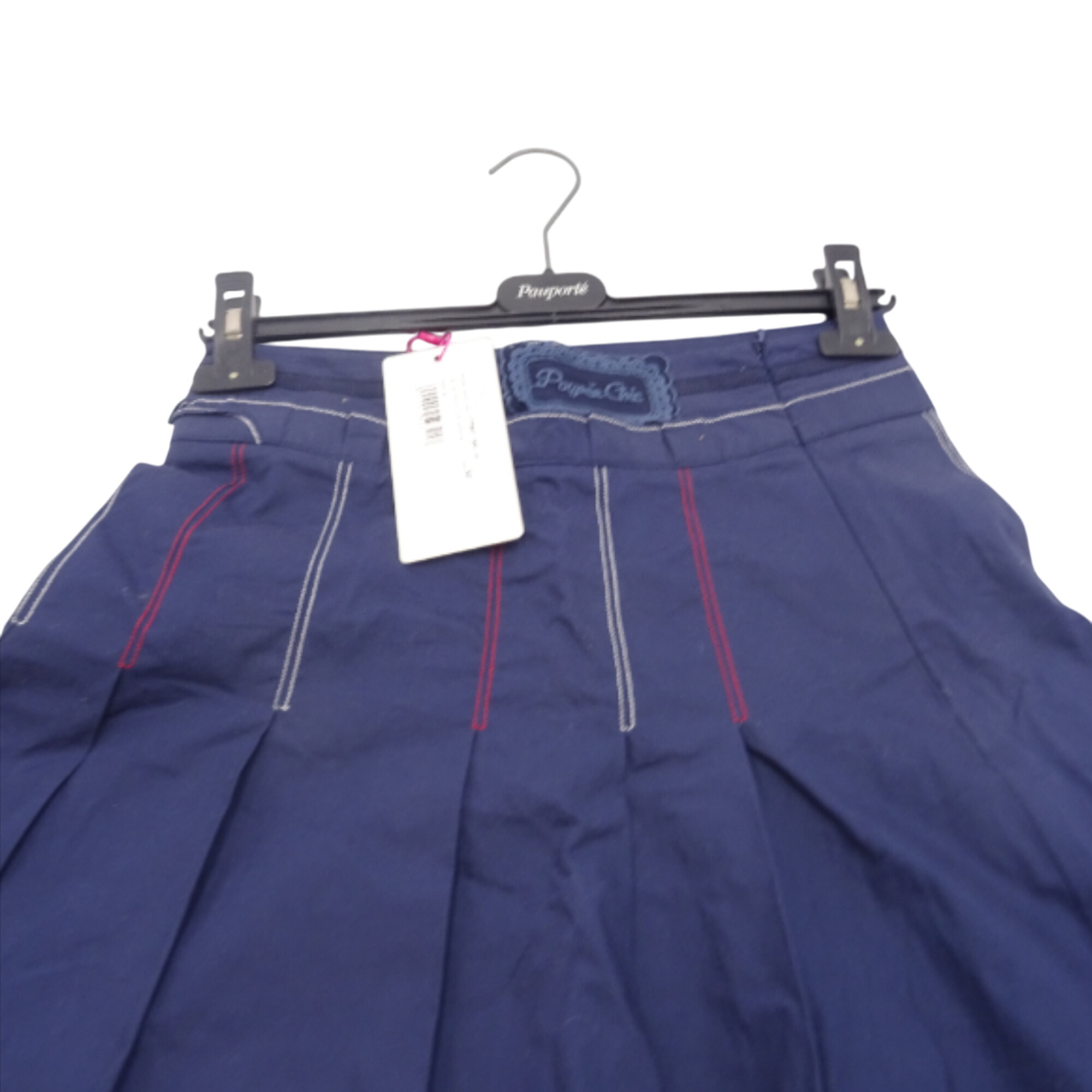 Acheter Jupe " Poupée Chic " bleu marine. Comme neuf - 40,00 € Jupe " Poupée Chic " bleu marine. Comme neuf - reconditionné disponible sur Label Emmaüs